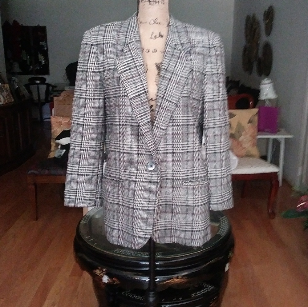 Tailored Checkered Blazer (Women's)